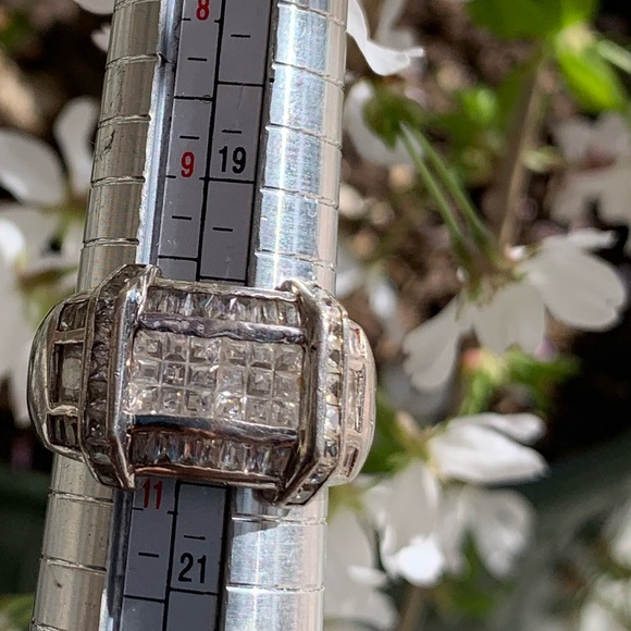 Sterling Silver 925 Cubic Zirconia Ring - Picture 8 of 12